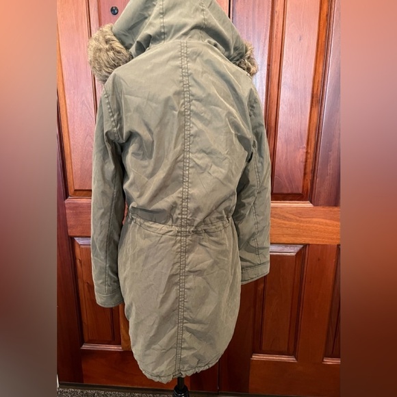 Abercrombie & Fitch Women's Olive Green Sherpa Lined Fur Parka Coat Size Small - Picture 5 of 13